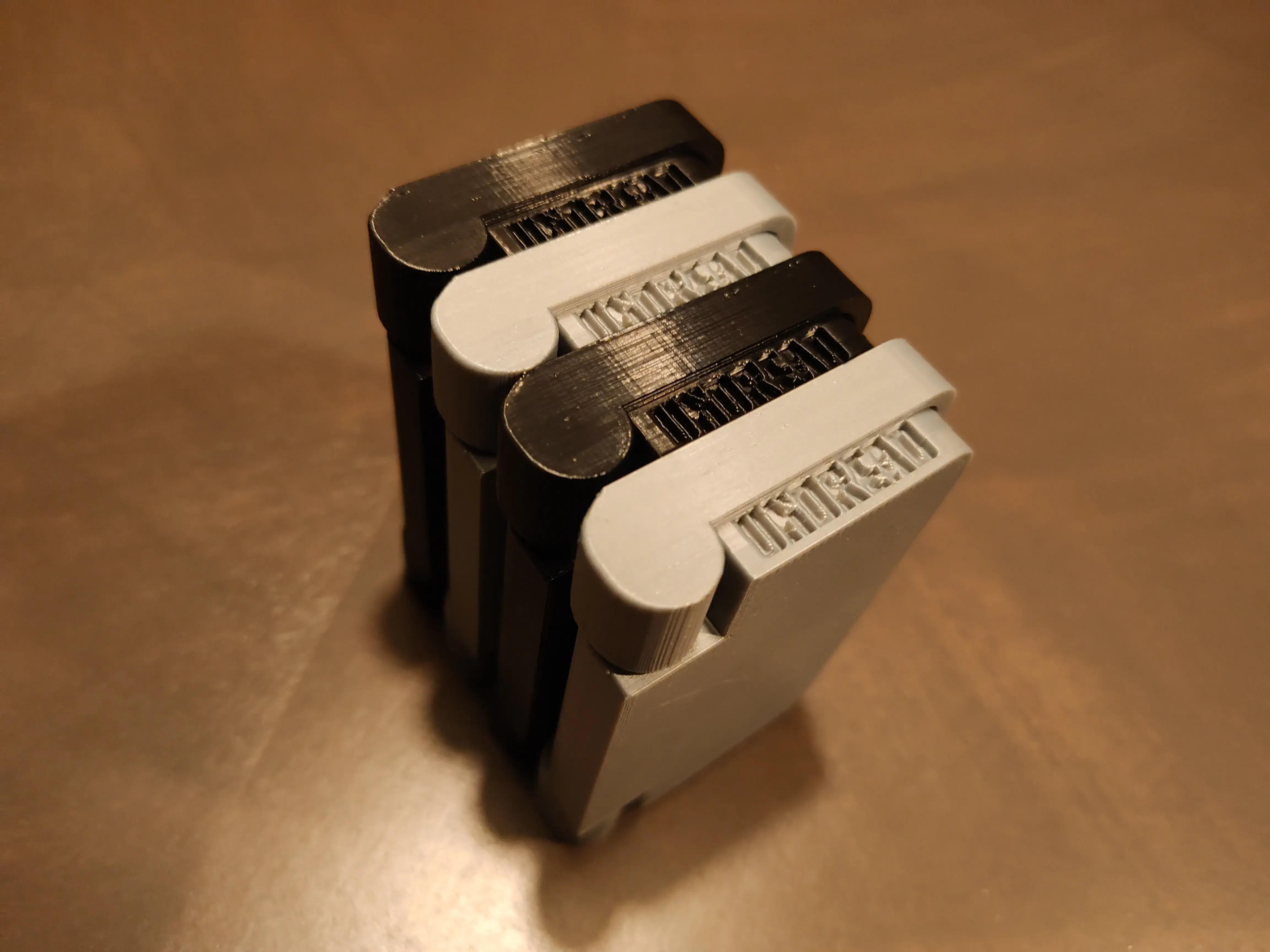 PATCHMATE MINI - A storage case that fits in your pocket