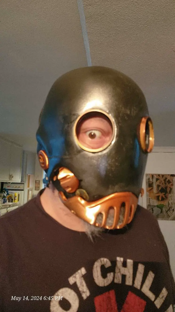 Hellboy Karl Ruprecht Kroenen Helmet by Mr.Emaker3D V2 textu