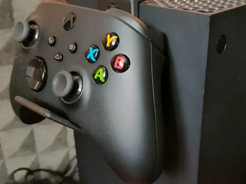 Xbox series x controller holder
