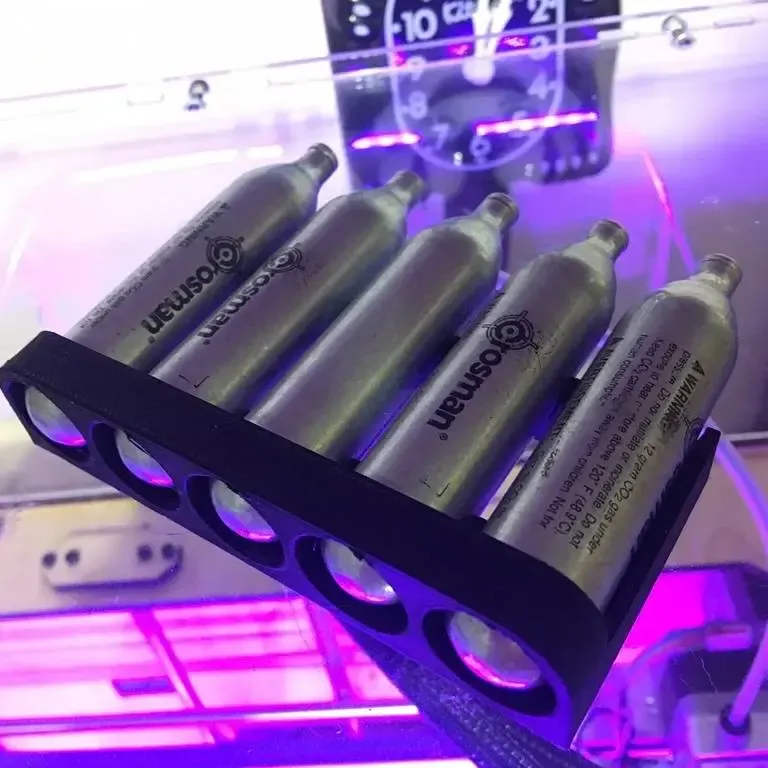 حامل أسطوانات CO2