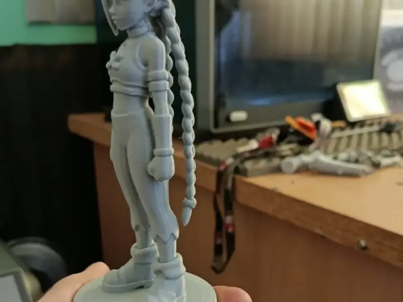 Figurina de 15 cm FDM 04/02