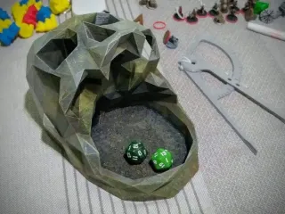Low Poly Skull Dice Tower