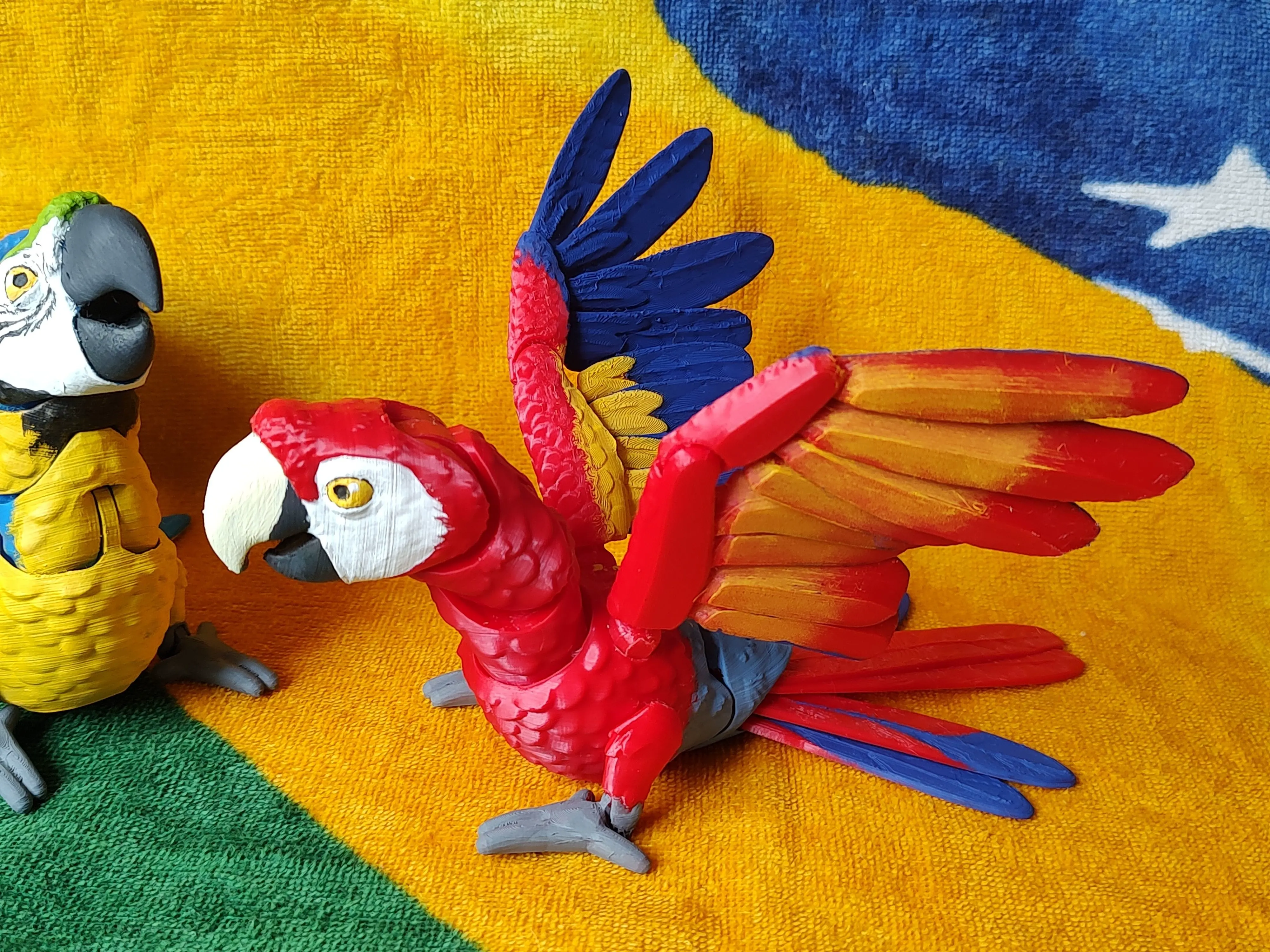 Scarlet Macaw Articulated Figure