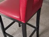 red chair-0