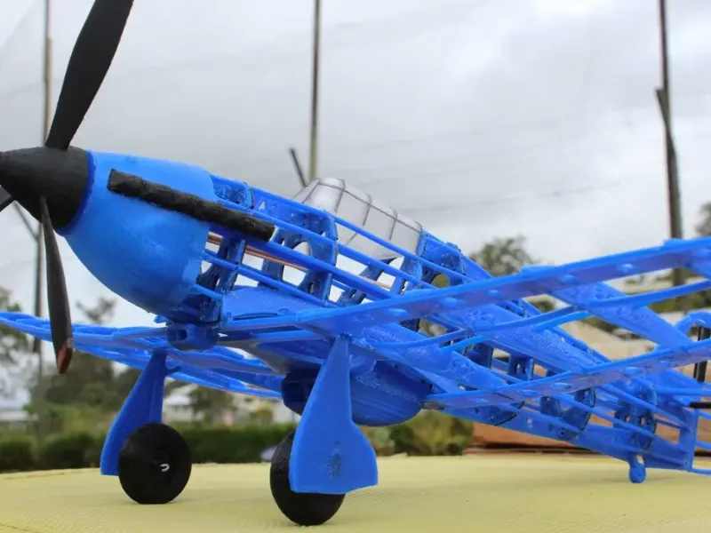 Modelo de avião Hawker Hurricane MKIIA com elástico