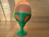 Alien egg holder-0