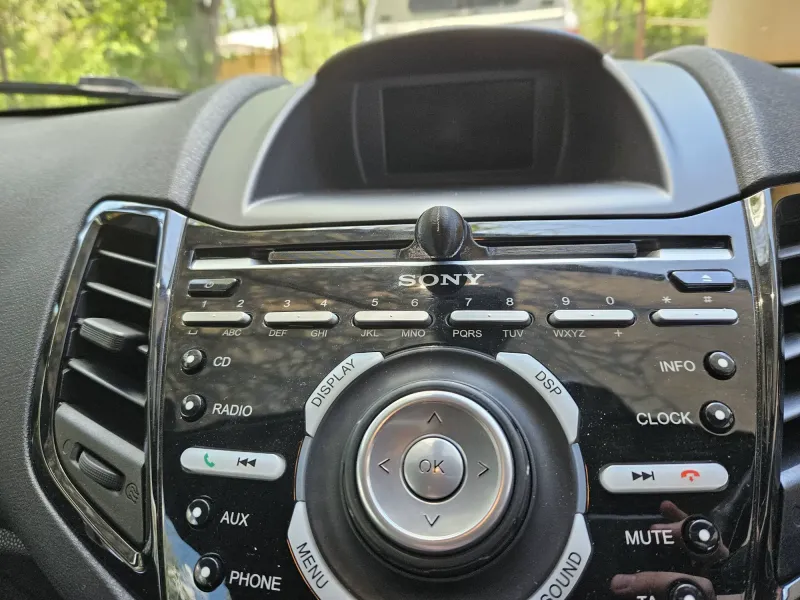 CD Player Cellphone Bracket Fiesta Mk7 