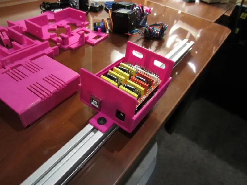 Caja CNC Arduino Uno para DrawBot o extrusión 2020