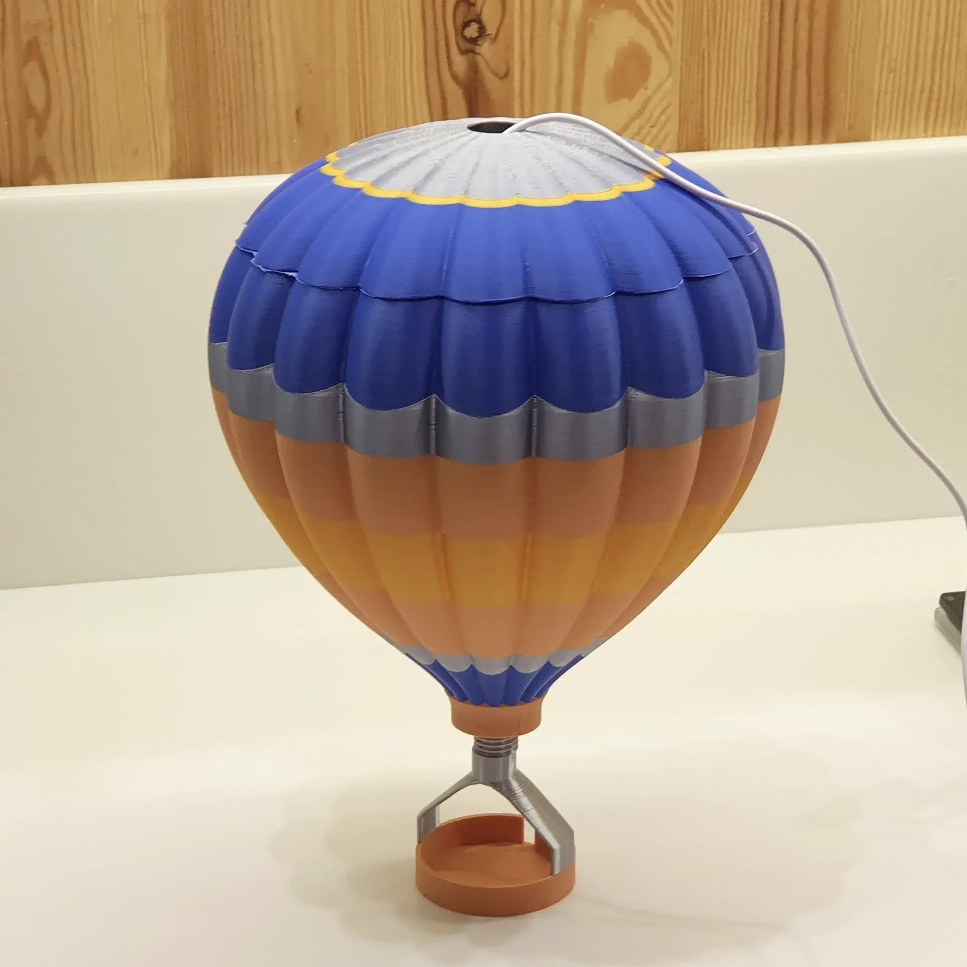 Night light in the form of a balloon