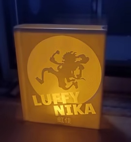 LÂMPADA DE LIVRO Luffy Nika de One Piece