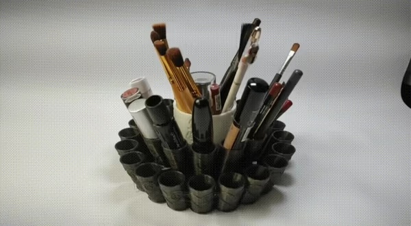 Soporte para maquillajes y labiales giratorio