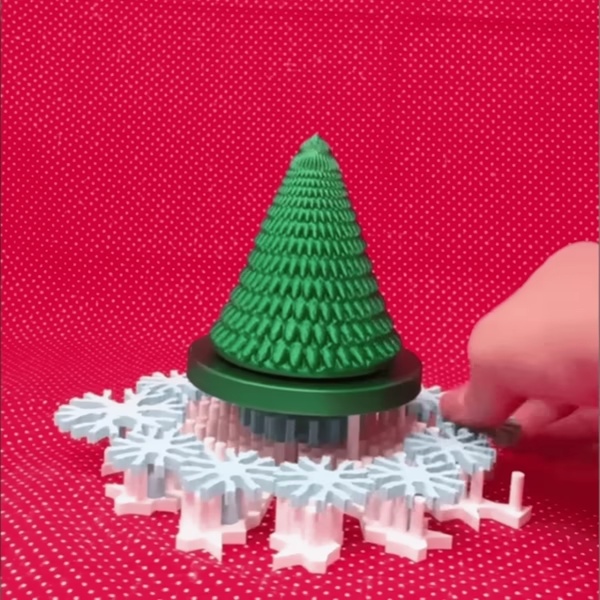 Christmas tree snow flake gear puzzle