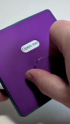 Unlocking Gift Box - 5 Messages