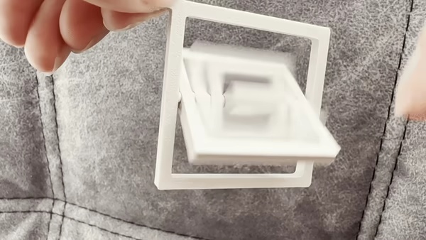 Square fidget - one and two axes