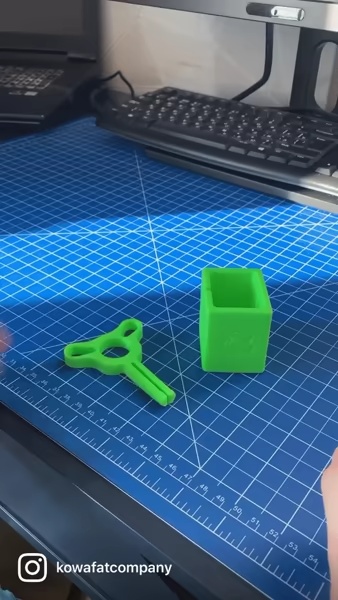PLASTIC BAG ROLLER