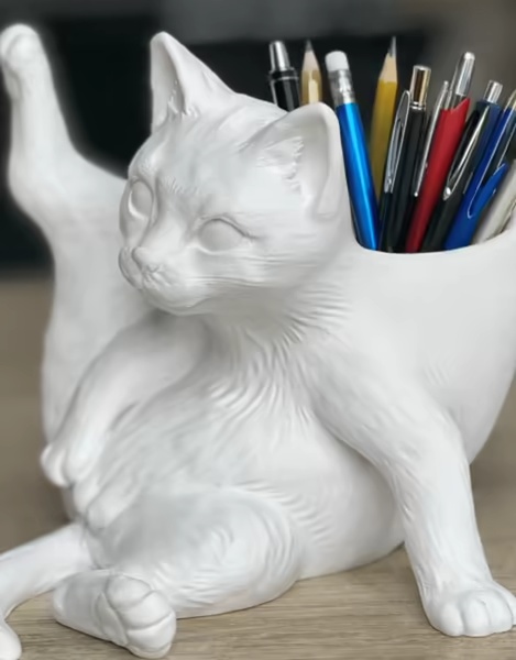 Funny cat vase / pencil holder
