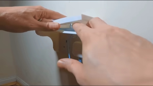 二口コンセント用スマートフォンシェルフ