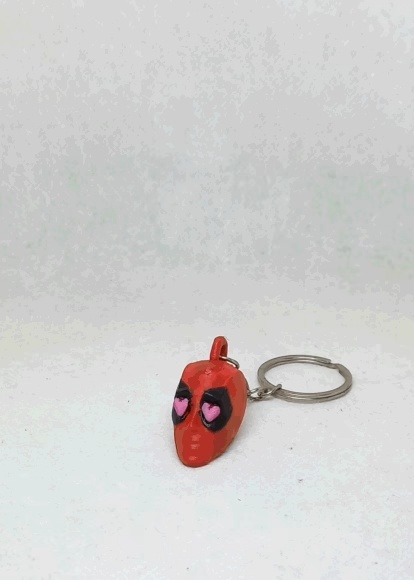 Aşk ifadesi versiyonunda Deadpool anahtarlık