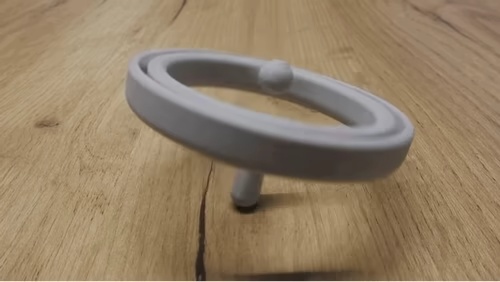 Spinning top with levitation effect-1