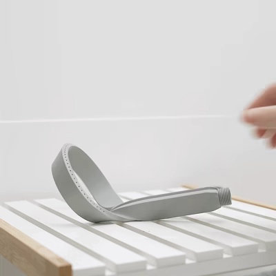 MINIMALISTISCHE EFFIZIENTE BADEZIMMERDUSCHE