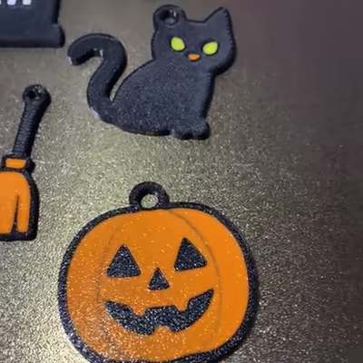 Halloween Themed Minimalist Keychain Set