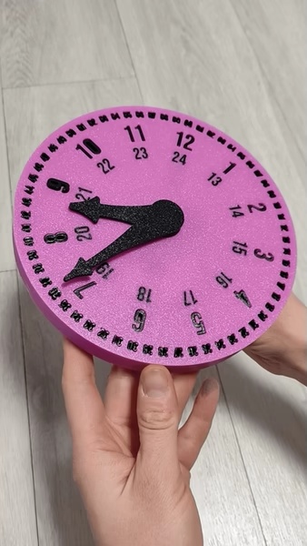 Teaching clock with lifting numbers-1