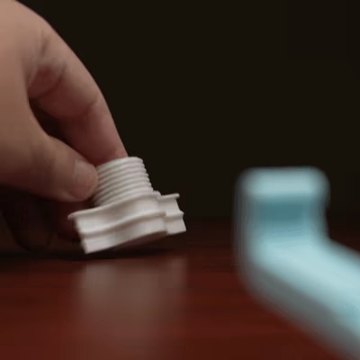 PINCE À SAC MINIMALISTE ET ÉLÉGANTE