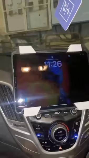 iPad 支架