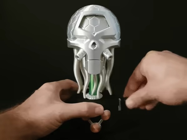 Brainiac Skull Ship - Classic version with moving tentacles
