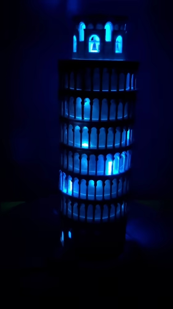 Lámpara de la Torre de Pisa-1