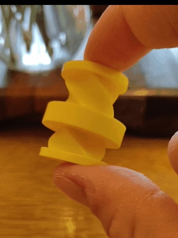 Twisty fidget toy 