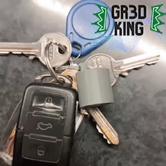 Container Keychain – Portable Mini Storage for Your Everyday-0
