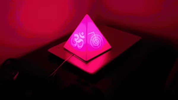 2529_Pyramid Lamp-4