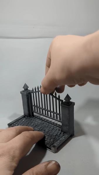 Graveyard tile - gate-3