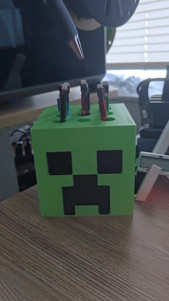Minecraft Creeper Box Stifthalter / Bleistifthalter für Kinder