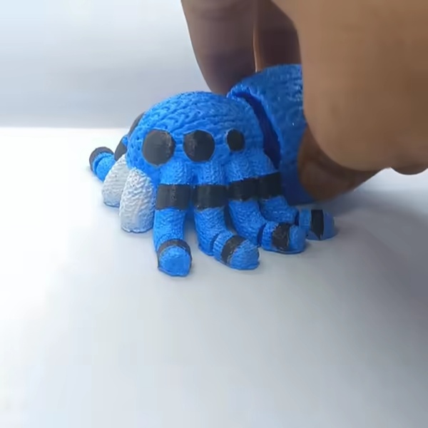Knitted Flexi Spider