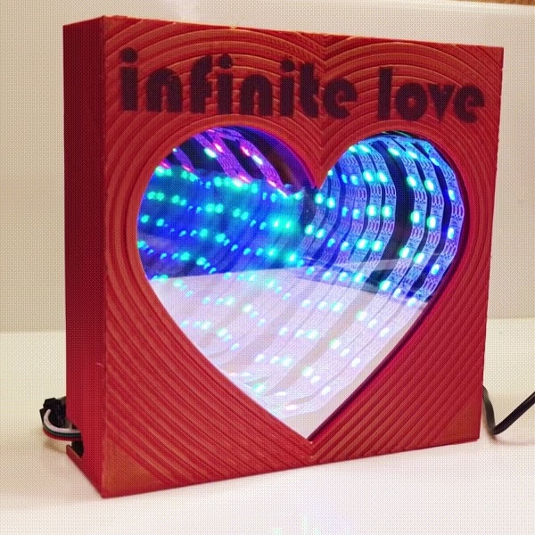 Tunnel de miroirs "amour infini"