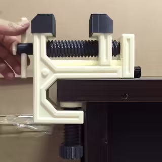 Home page module: Bench Vise III ( travel speed: 5.5 - 11 - 22 mm/rev )