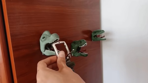 KEY HOLDER - DINOSAURS-0