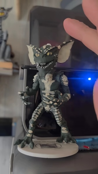 bobbing GREMLIN HEAD V2-1