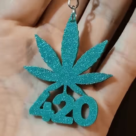 Cute Weed keychain 2