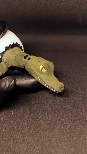 🐊🥚 CrocHatch Articulated Crocodile Hatching from Egg-1