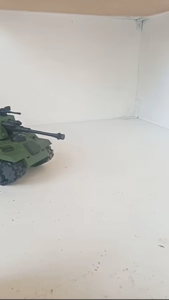 HOWITZER TANK T40