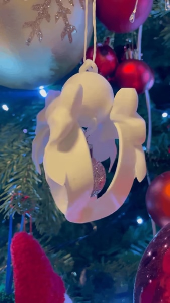 Weihnachtsbaum-Anhänger mit Innenraum für Mini-Spielzeug