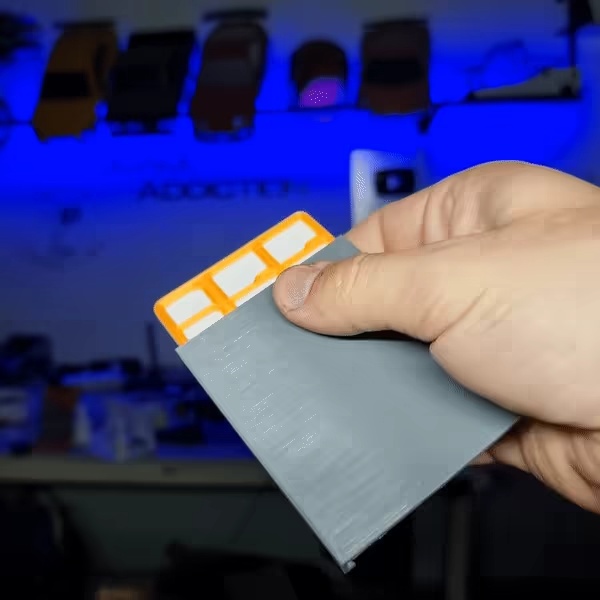 3 SIM CARD AND 10 SD CARD HOLDER ( NO SUPPORTS )