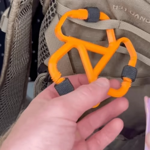 Triple Carabiner with Threaded Latch