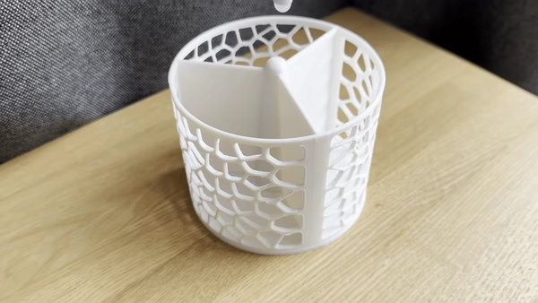 Rotating office organizer