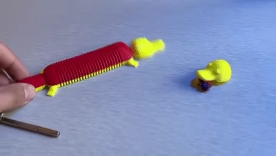 Пружинный брелок-утконос-2