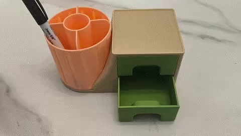 Rotierender multifunktionaler Stifthalter