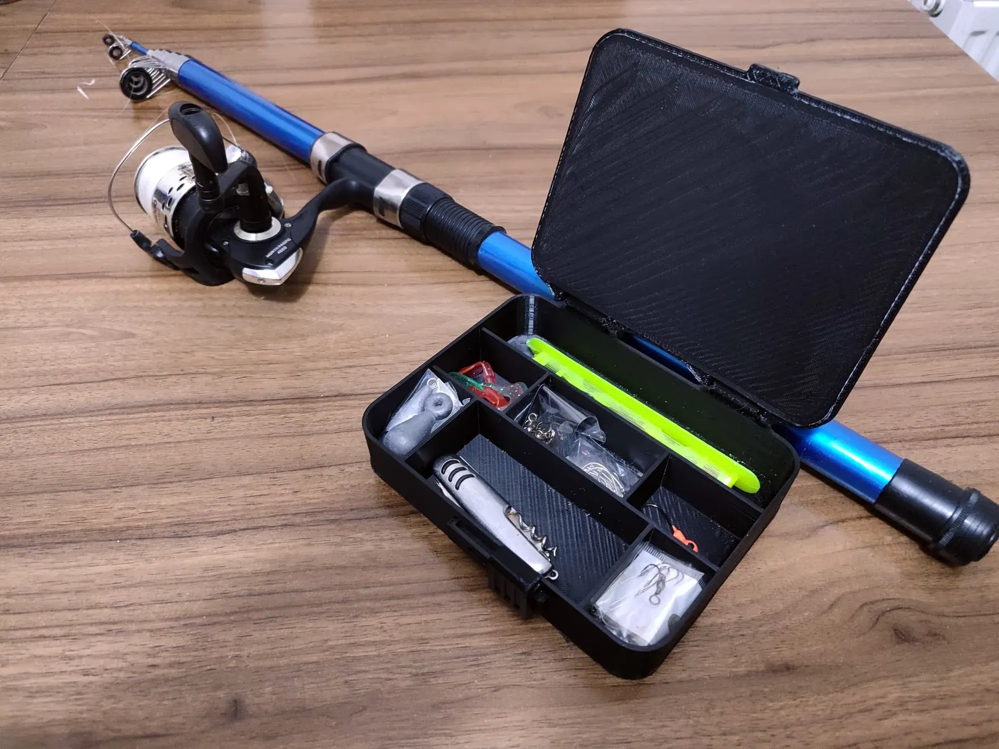 Fishing Tackle Box (Can be attached to the Fishing Rod)